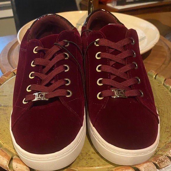 NWOT Liz Claiborne Velvet Sneakers Shoes Size 9 Burgandy Red Wine